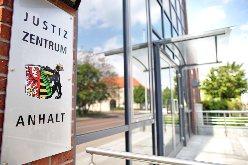Im Dessauer Justizzentrum steht seit Dienstag ein 59-Jähriger wegen schweren sexuellen Missbrauchs von Kindern vor Gericht. (Archivbild)