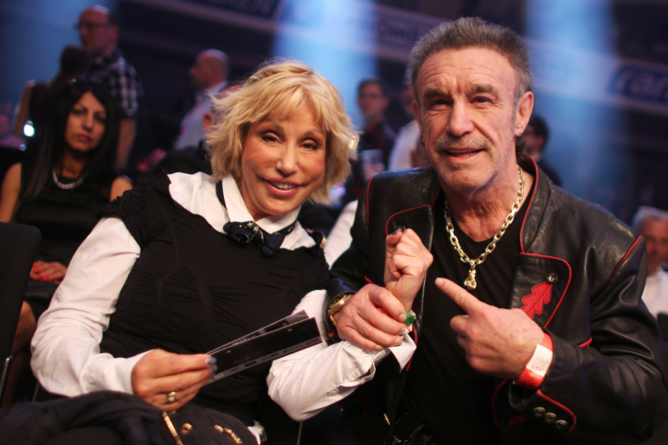 Maria (70) und René Weller (69) 2015 bei einem WBA-Titelkampf in Frankfurt.