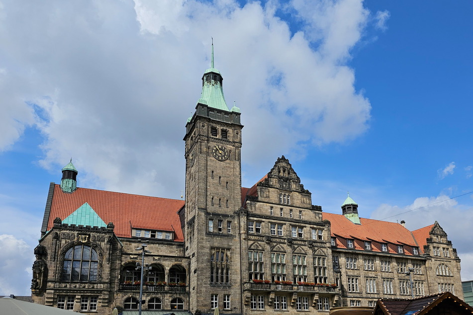Sebastian Liebold wollte europäische Glockenspieler zu einem Projekt ins Chemnitzer Rathaus einladen.