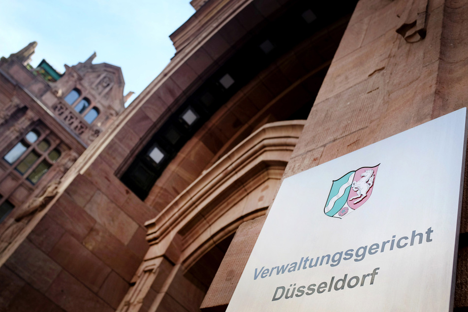 Düsseldorfer gibt Todesdrohung gegen Angela Merkel zu, Verhandlung wird dennoch unterbrochen