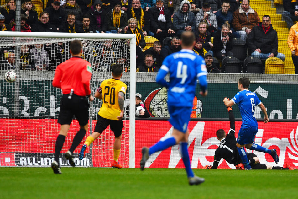 Björn Rother (25, r.) kennt das Rudolf-Harbig-Stadion gut: Der Defensivmann traf am 16.März 2019 zum 1:0 für den 1. FC Magdeburg bei Dynamo Dresden. Am Ende hieß es damals 1:1.