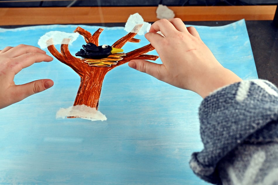 Hier bereitet Margarita Zimmermann (10) gerade ihre nächste Szene mit dem Lege-Trick mit Knete vor.