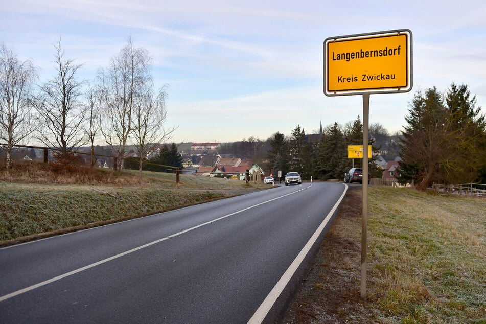 Die Täter schlugen im Langenbernsdorfer Ortsteil Niederalbertsdorf zu.