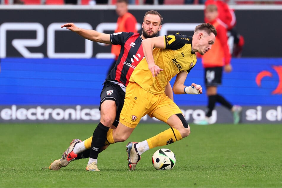 Aljaz Casar (24, r.) sah im Spiel beim FC Ingolstadt 04 seine fünfte Gelbe Karte der laufenden Drittliga-Saison und ist somit gesperrt.