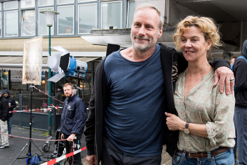 Die beiden Schauspieler Wolfram Koch (61) und Margarita Broich (63) werden im kommenden Jahr nicht mehr ihre Rollen im Frankfurter Tatort einnehmen.