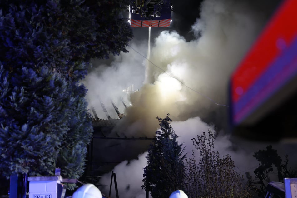 Wegen der starken Rauchentwicklung wurde die Nina-Warnapp ausgelöst.
