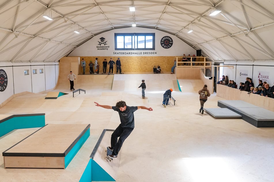 Auch einen kleinen Zuschauerbereich gibt es in der neuen Halle.