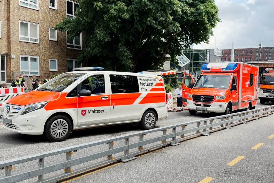 Der Schwerverletzte wurde im Krankenhaus notoperiert.