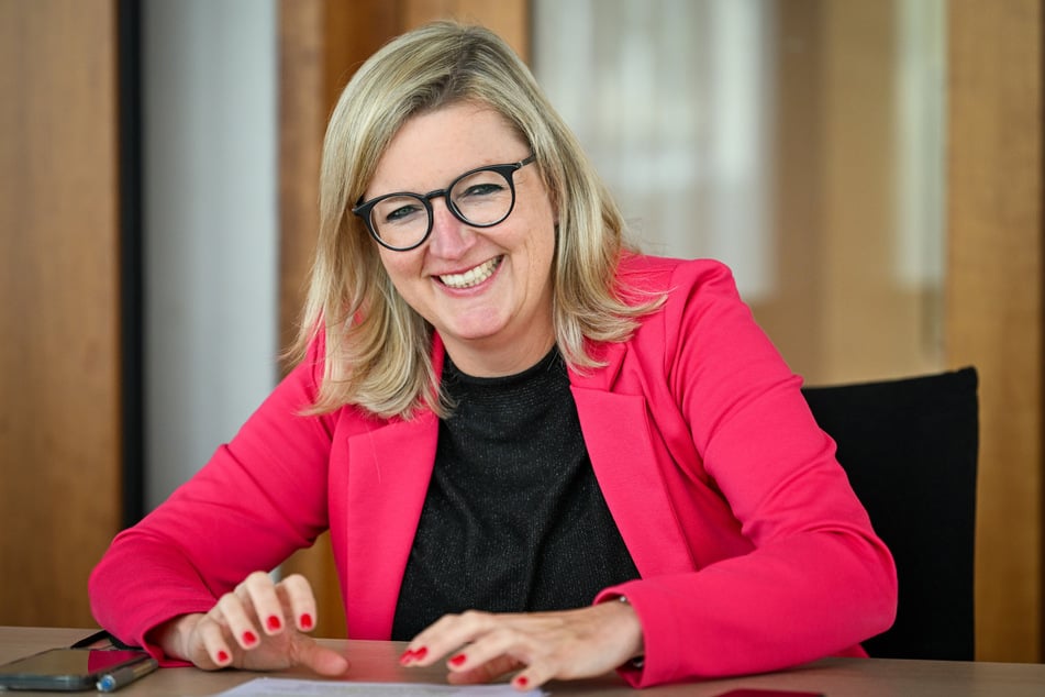 Brandenburgs Wirtschaftsministerin Martina Klement (46, CSU) ist begeistert von den Plänen.