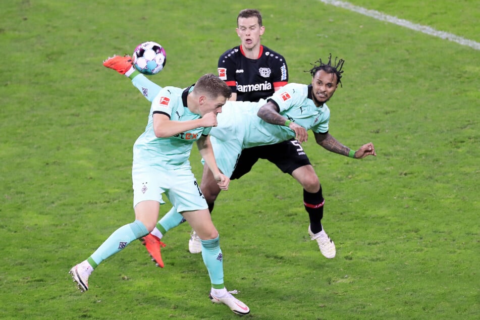 Das Hackentor des Gladbachers Valentino Lazaro (24, M.) gegen Leverkusen gilt als Favorit.
