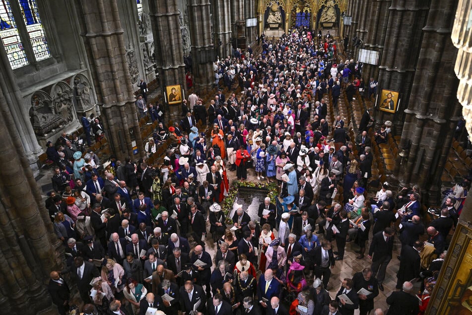 Rund 2900 Gäste erlebten die Krönung in der Westminster Abbey mit.