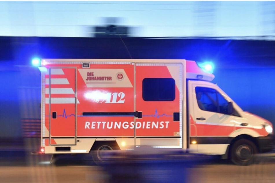 Unfall-Drama in Thüringen: Seniorin von eigenem Auto überrollt und schwer verletzt