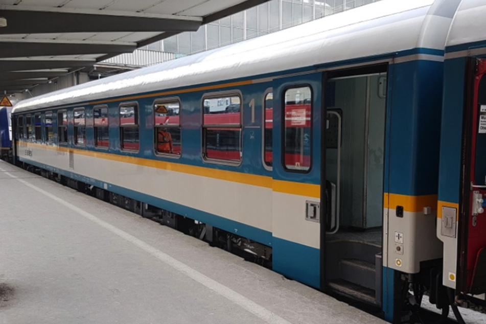 In einem ALX-Zug aus Prag kam es zu einem Fall von Körperverletzung.