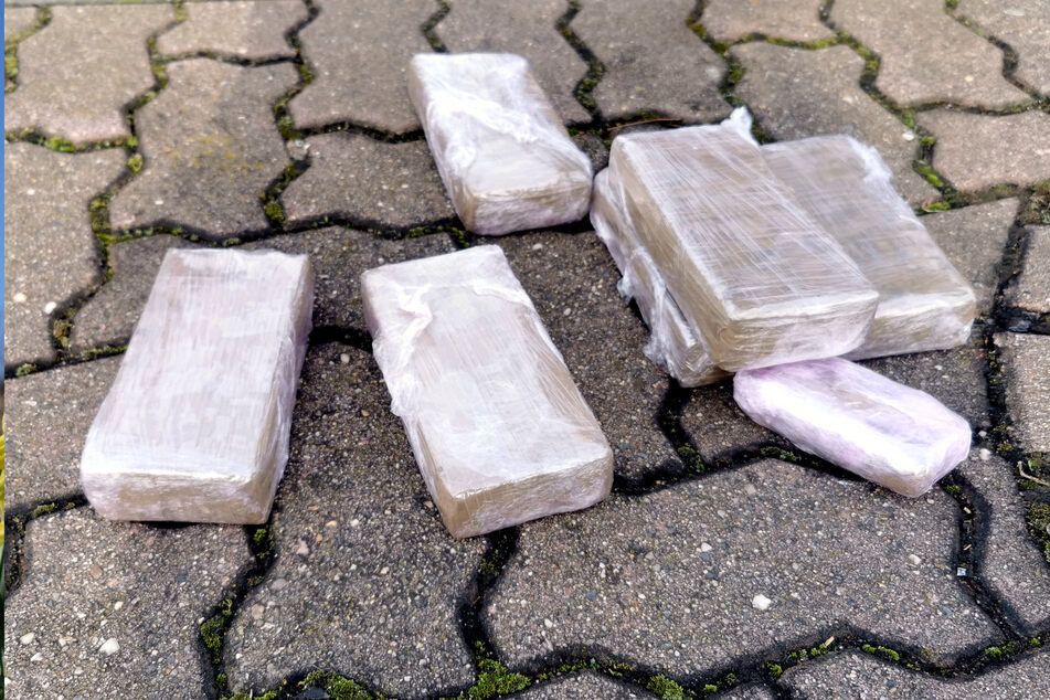 Beim Schmuggeln auf A14 erwischt: Belgier haben kiloweise Haschisch und Heroin im Auto