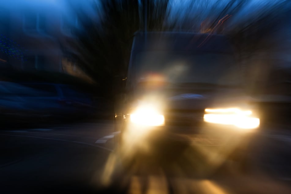 Nach dem verhinderten Zusammenstoß wendete der Falschfahrer und setzte seine Fahrt unbeirrt fort. (Symbolbild)