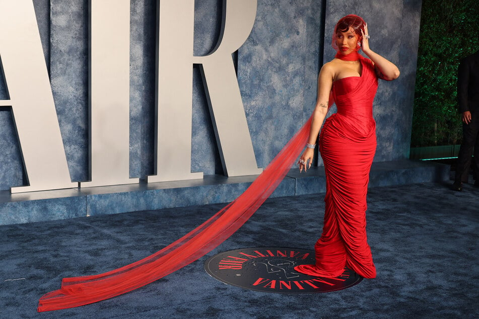 Cardi B posts pics of her stunning Oscars afterparty look