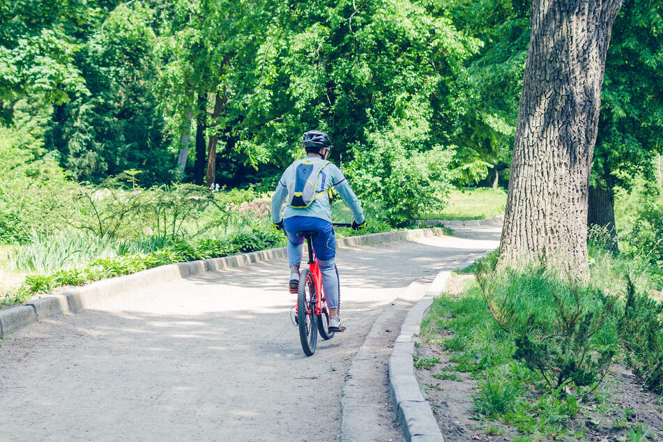 Ein 31-jähriger Radfahrer wurde von einem anderen Biker geschlagen. (Symbolbild)