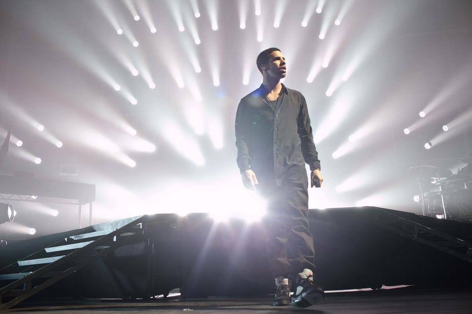 Drake drops a huge bombshell on the Grammy Awards!