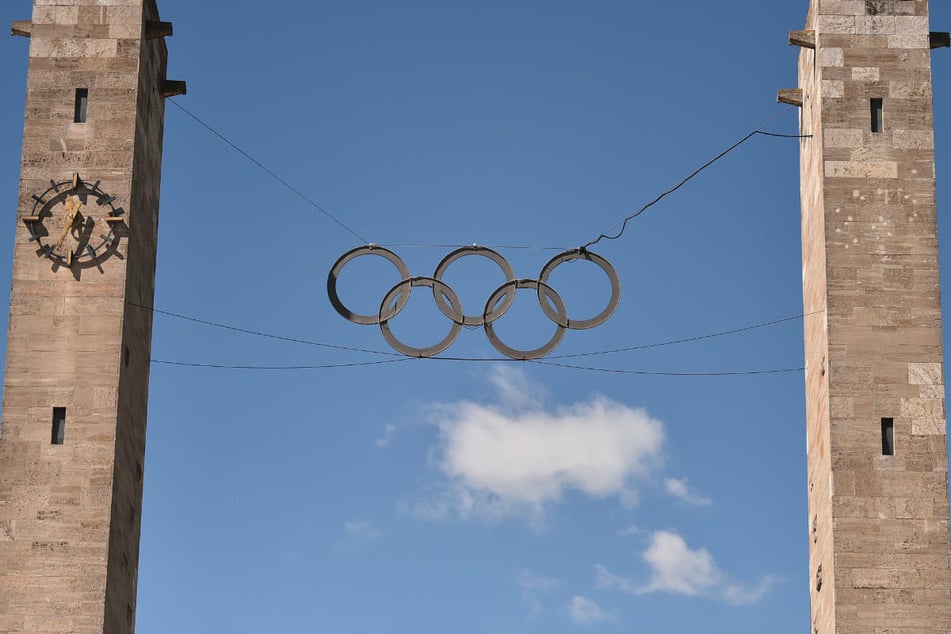 Die Olympischen Ringe vor dem Olympiastadion in Berlin. Zwei deutsche Sportfunktionäre schlagen vor, dass sich Berlin und Tel Aviv gemeinsam für Olympia 2036 bewerben sollten, um 100 Jahre nach der Nazi-Olympiade ein Zeichen für Frieden und Versöhnung zu setzen.