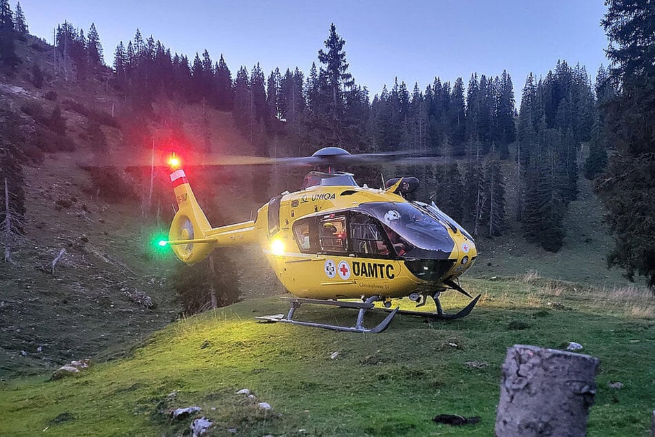Unterstützt vom Rettungshubschrauber "Christoph 14" konnte der abgerutschte Tourist (56) aus Hamburg geborgen werden.