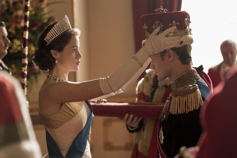 Claire Foy im Netflix-Hit "The Crown": An ihrer Seite verkörpert Matt Smith (39) den jungen Prinz Philip.