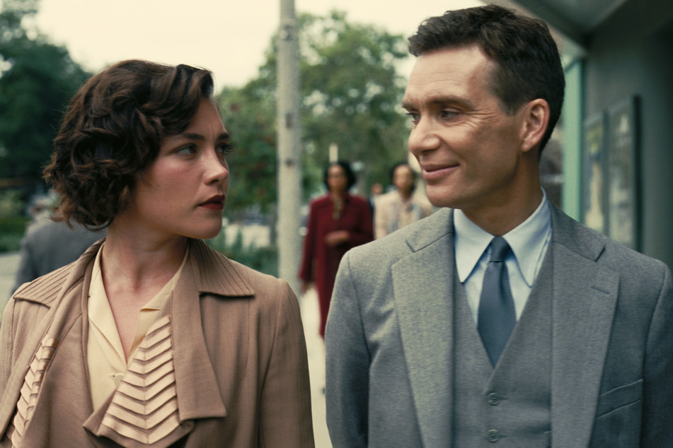 J. Robert Oppenheimer (Cillian Murphy, 47) und Jean Tatlock (Florence Pugh, 27) in "Oppenheimer".