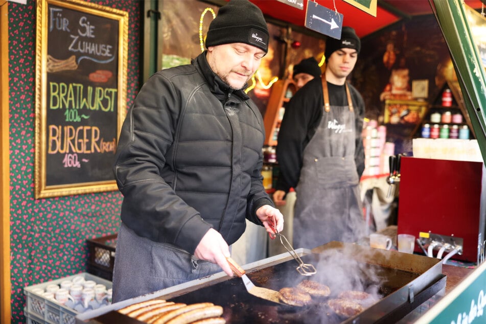 Die Mitarbeitenden kennen sich mit dem Fleisch perfekt aus und erklären die Vorteile des besonderen Fleisches.