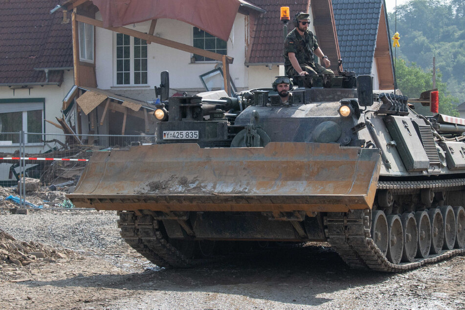 Hilfseinsatz im Hochwassergebiet: Bundeswehr wird weiterhin gebraucht