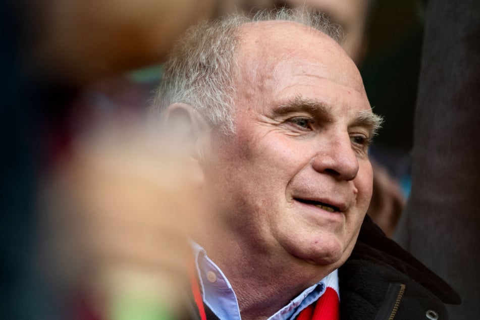 Uli Hoeneß hatte einen Umbruch für die Mannschaft des Fc Bayern München angekündigt.