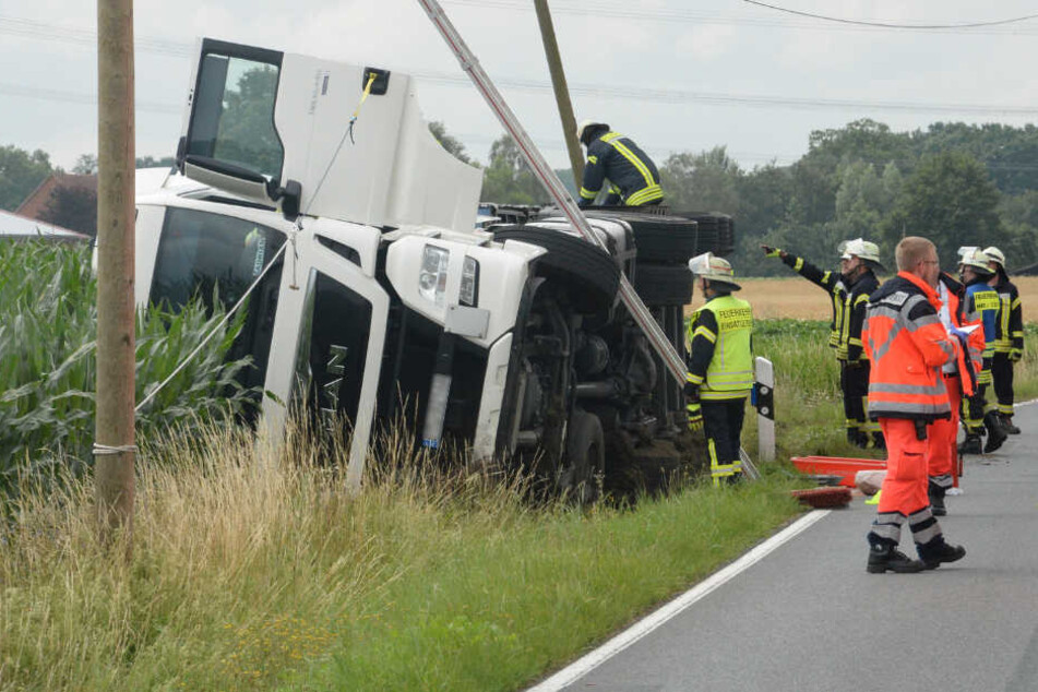 Die Feuerwehr wurde zur Unfallstelle gerufen.