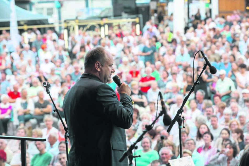 Am Freitag eröffnete OB Dirk Hilbert (45, FDP) das Stadtfest.