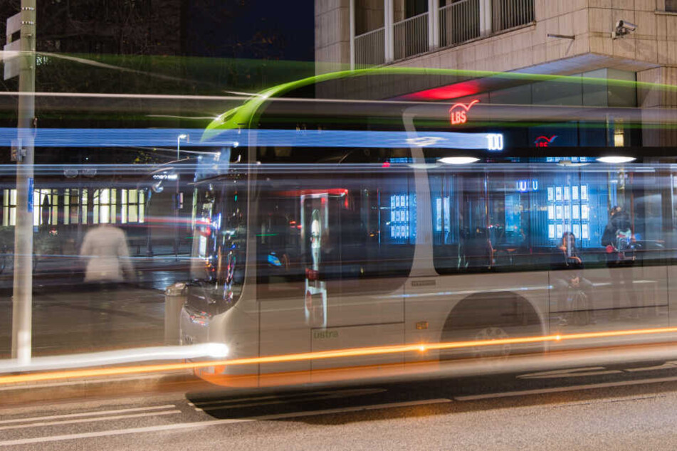 Für Schüler gibt es trotz Streik einen Notverkehr. (Symbolbild)