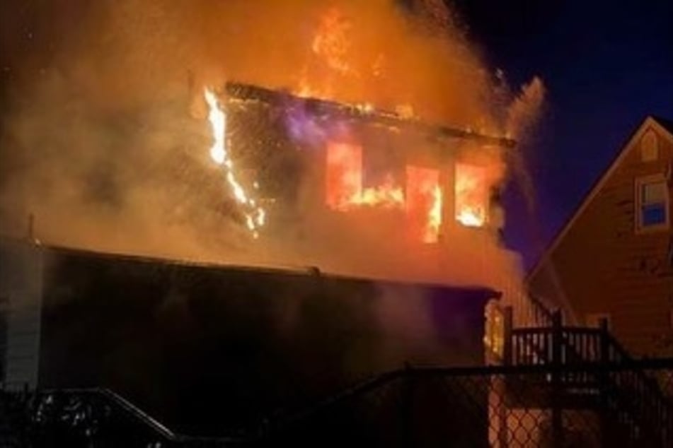 Das Haus stand am Freitagabend in Vollbrand.