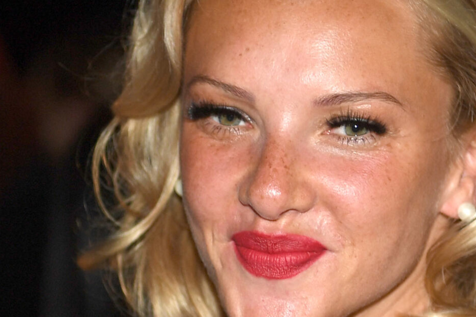 TV-Star Evelyn Burdecki wird sexuell belästigt.