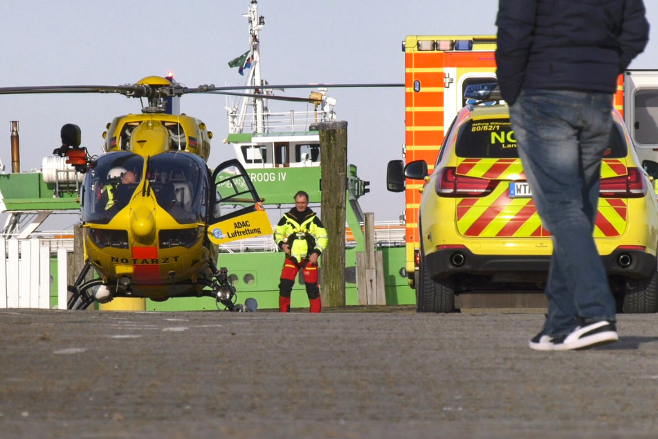Ein Hubschrauber flog den Mann ins Krankenhaus, wo nur noch sein Tod festgestellt werden konnte.