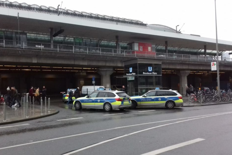 Die Polizei hat den Bereich am Breslauer Platz abgesperrt.