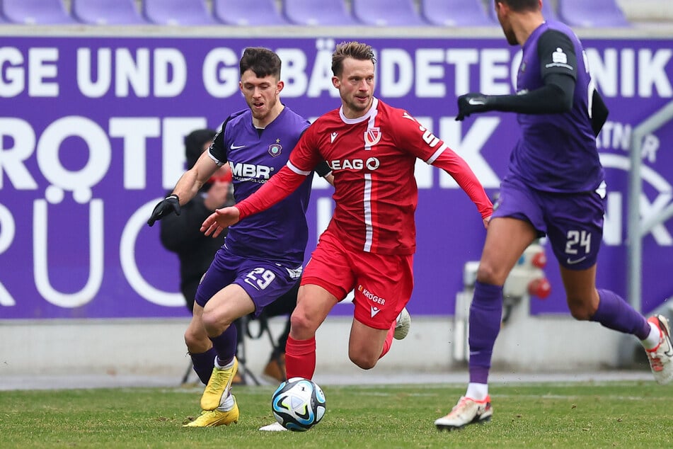 Maximilian Oesterhelweg (34, v.) gewann mit Energie zweimal den Brandenburg-Pokal und zweimal die Regionalliga-Meisterschaft.