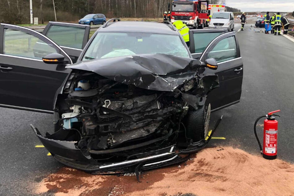 Der Fahrer des VW Passat konnte dem stehenden Toyota nicht mehr ausweichen.