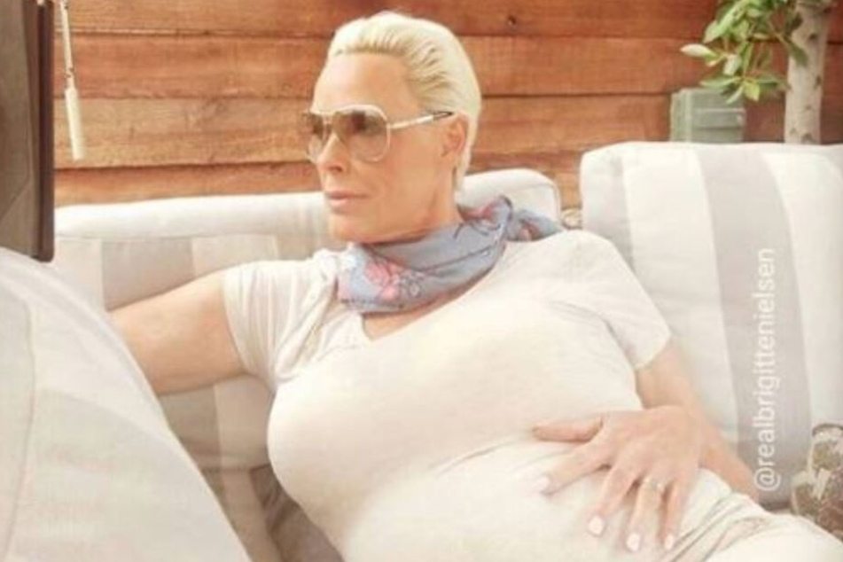 Brigitte Nielsen (56) zeigte sich mit kugelrundem Bauch auf Instagram.