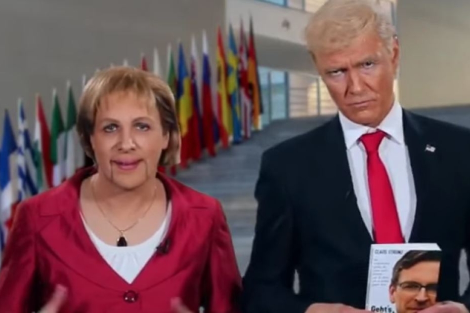 Die beiden Comedians witzeln über die Lesefähigkeit von Donald Trump.