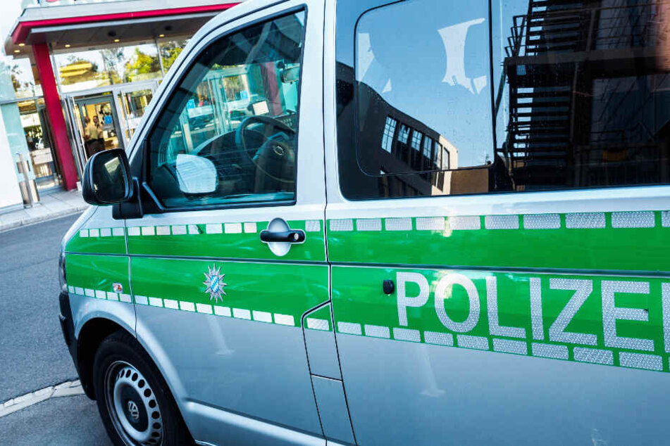 Anlass der Durchsuchungsaktionen sind Ermittlungsverfahren gegen die Urheber von 23 Drohschreiben. (Symbolbild)
