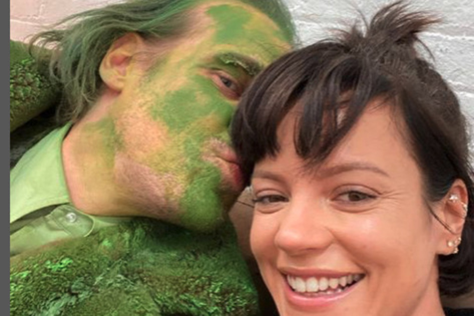 David Harbour and Lily Allen tied the knot in Sin City and had a dinner from In-N-Out as their reception.