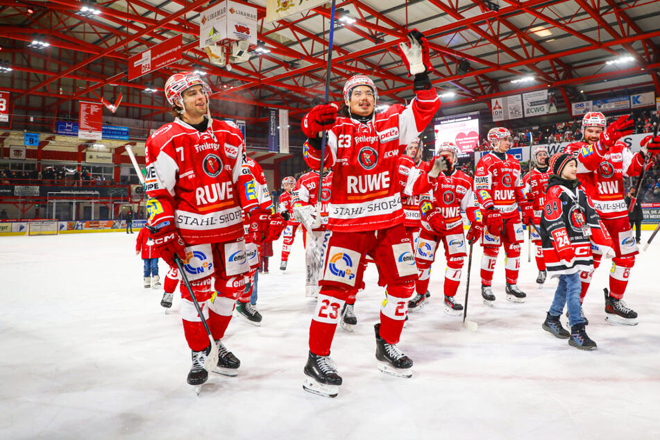 Beim Heimspiel gegen Weiden erhalten alle bis 17 Jahre freien Eintritt bei den Eispiraten Crimmitschau.