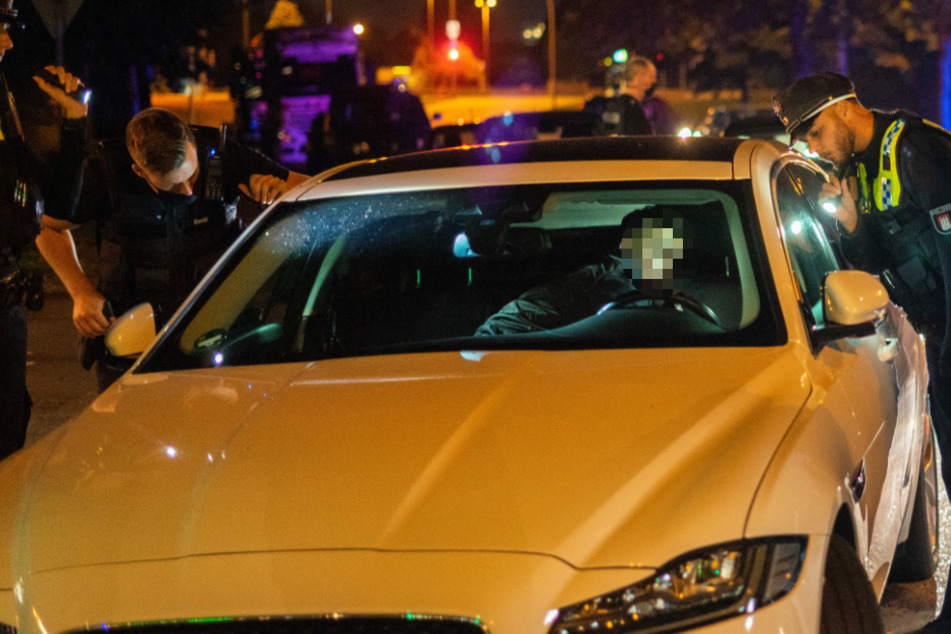 Der Beifahrer konnte das Auto nicht selber öffnen.
