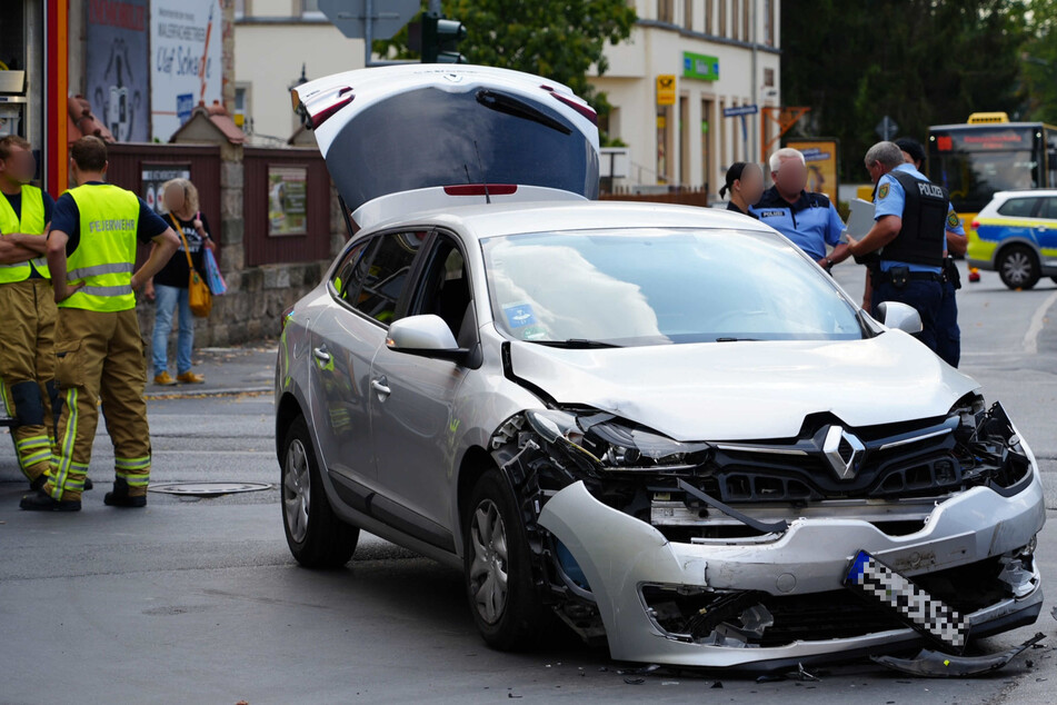 Unfall in Großzschachwitz: Zwei Personen verletzt!