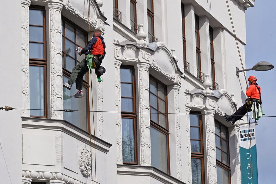 Sommer hat eine Fensterputz-Firma mit mehr als 100 Angestellten.