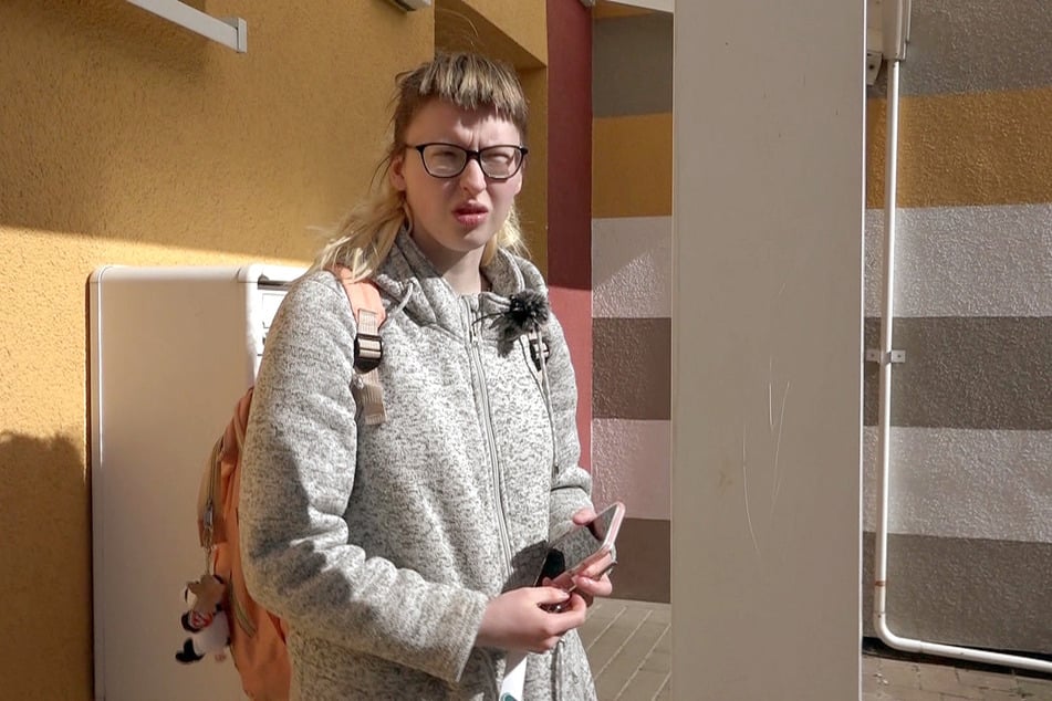Jasmin (21) steht vor einem dauerhaften Umzug ins Mutter-Kind-Heim.