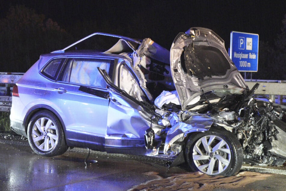 Unfall A9: VW schleudert umgebauten Militär-Wagen von der A9: 49-Jähriger stirbt