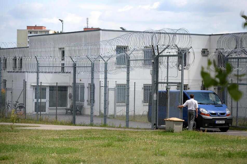 Das Abschiebegewahrsam Eisenhüttenstadt wird saniert und steht daher nicht zur Verfügung.