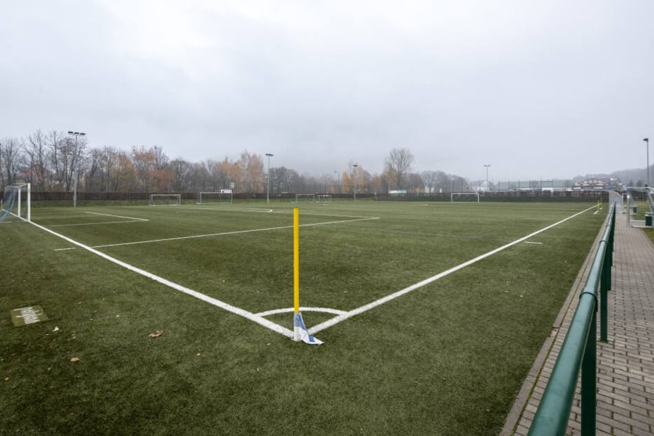 Tatort Fußballplatz im Ortsteil Sachsenfeld: Spieler und Zuschauer prügelten sich nach dem Spiel gegen Oelsnitz/E.